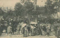 Brive-la-Gaillarde : "- Corrèze. - 46. - Brive, en pleine foire, place Thiers, à 1h. après midi".