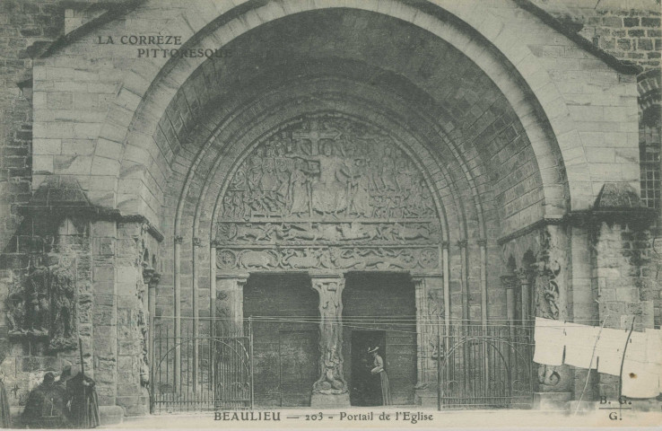 Beaulieu-sur-Dordogne : "La Corrèze pittoresque - Beaulieu - 203 - Portail de l'église".