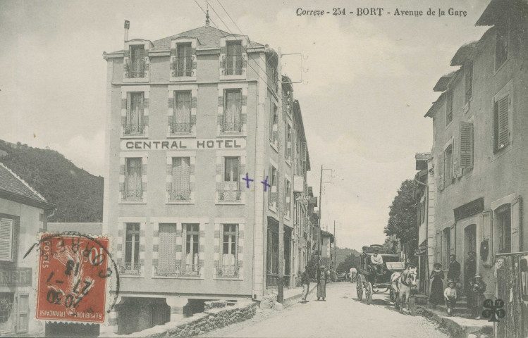 Bort-les-Orgues : "Corrèze - 254 - Bort - Avenue de la gare".