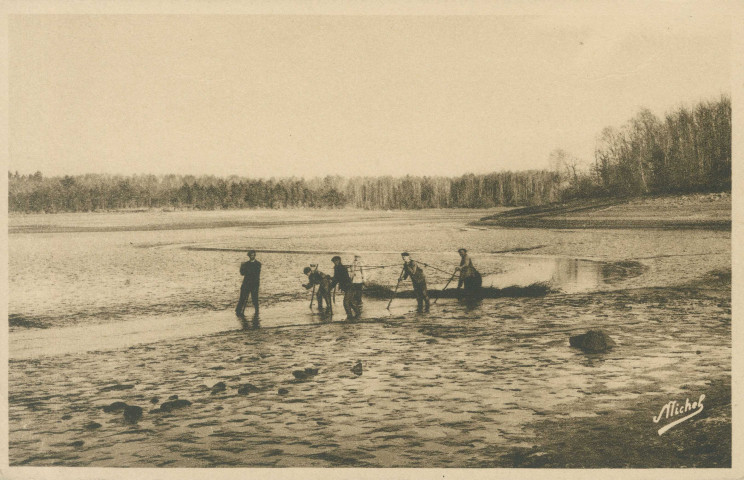 Clergoux : "La Corrèze touristique - 151 Clergoux - Etang Prévost - Pêche de l'étang - Les dragueurs".