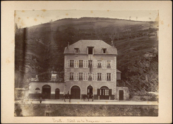 L'hôtel de la brigade, quai de Rigny.