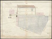 Eglise. Presbytère. Cimetière ; concessions. Mairie. Ruines d'un ancien château.