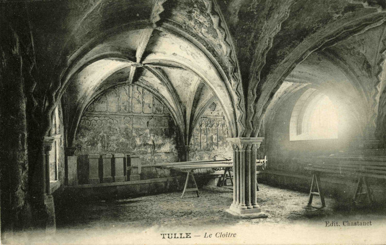 "Tulle - Le cloître".