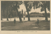 Brive-la-Gaillarde : "4 Brive. - L'esplanade et le théâtre.".