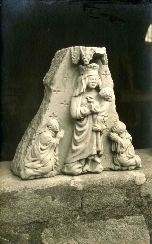 Cloître de Tulle : Vierge du Bois-Manger dite "Vierge aux moinillons".