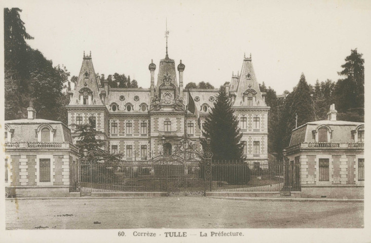 Tulle : "60. Corrèze - Tulle - La préfecture.".