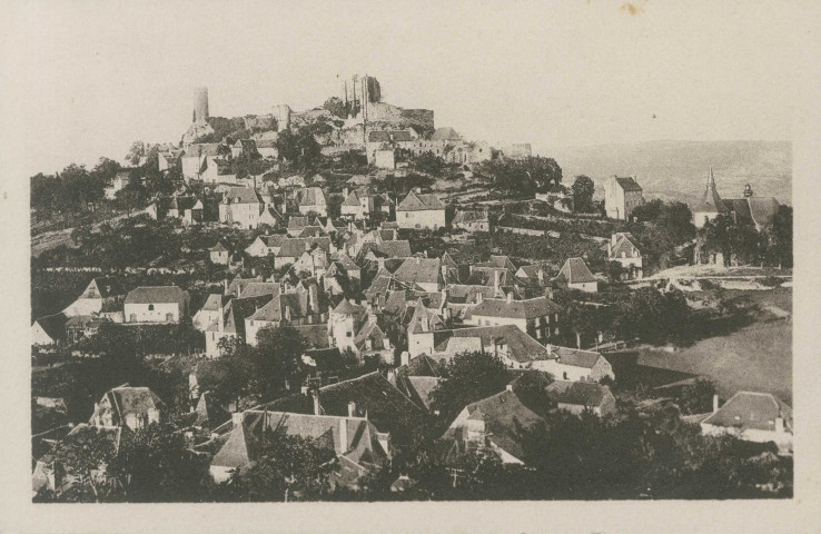 Turenne : "1 Turenne (Corrèze) - Vue générale".