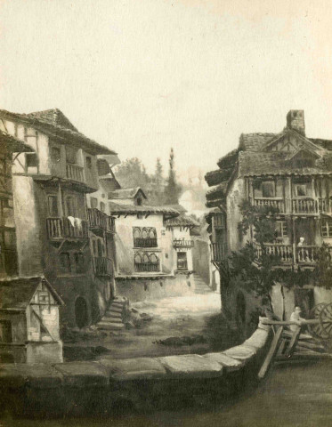 Le cours de la Solane et les anciennes maisons tullistes.