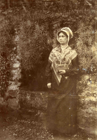 Portrait de Marie-Antoinette Chastang, épouse René Fourgeaud.