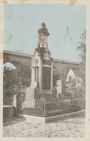 Vignols : "Vignols (Corrèze) - Le monument aux morts".