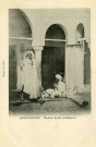 "Constantine. - Maison arabe (intérieur)".