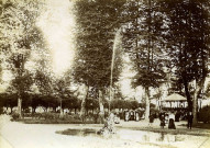 Place de la Guierle (place du 14 juillet), musique militaire sous le kiosque.