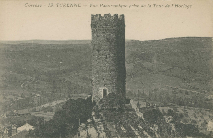 Turenne : "Corrèze. - 19. Turenne - Vue panoramique prise de la tour de l'Horloge".