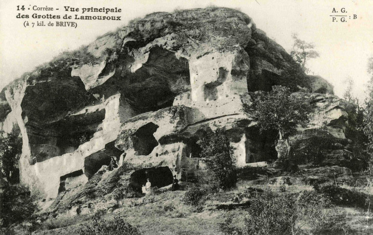 "14. Corrèze - Vue principale des Grottes de Lamouroux (à 7 kms de Brive)".