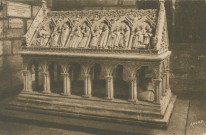 Aubazine : "Obazine (Corrèze) - Eglise abbatiale. Tombeau de saint Etienne (XIIIe siècle)".