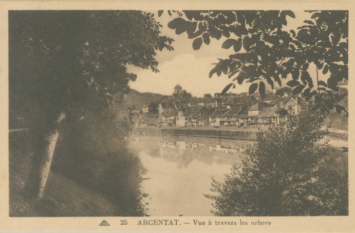 Argentat : "25 - Argentat - Vue à travers les arbres".