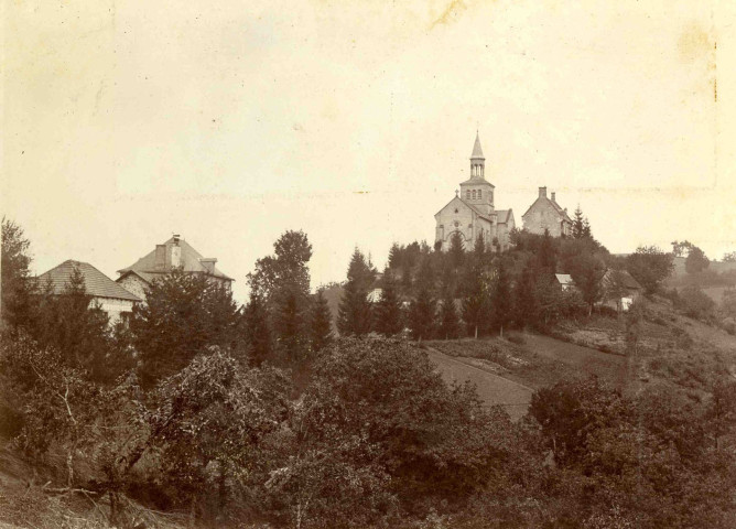 Bar : vue générale et église.