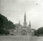 Lourdes : la basilique.