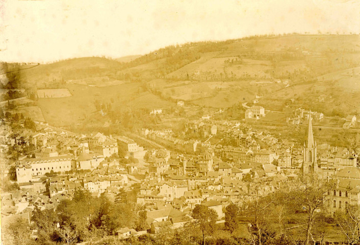 Vue générale dominant la rive droite.