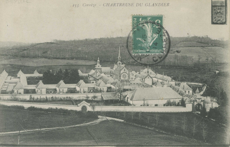 Beyssac : "253. Corrèze - Chartreuse du Glandier". Blason aux armes des Comborn.