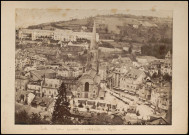 La place Gambetta, la cathédrale et le lycée Edmond-Perrier.