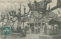 Saint-Pantaléon-de-Larche : "Corrèze - 2 - St-Pantaléon-de-Larche - La place". Métier à ferrer.