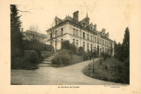 Le pavillon de façade.