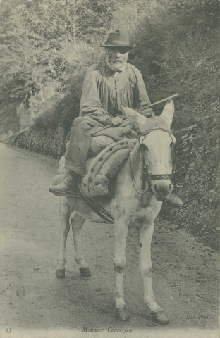 Folklore : "55 Meunier corrézien". Joseph Verdier, meunier du Moulin-de-jambe-de-bois (Lestrade de Naves).