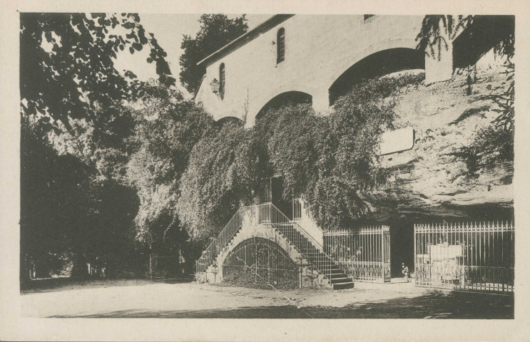Brive-la-Gaillarde : "4 Pélerinage des grottes St-Antoine - Les grottes".