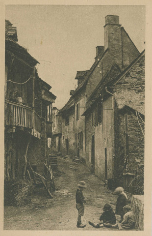 Argentat : "8 - La douce France - La région du Limousin - Vieille rue à Argentat".