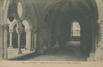 Tulle : "Cloître de Tulle. - Galerie Nord et porte d'entrée du Musée lapidaire.".
