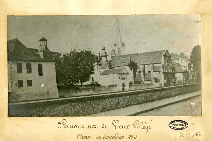 Anciens collège et église des jésuites.