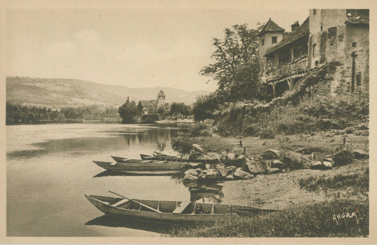 Beaulieu-sur-Dordogne : "298. - Beaulieu-sur-Dordogne (Corrèze) - La maison de la Clarisse et chapelle des Pénitents".
