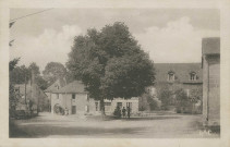 Le Lonzac : "Le Lonzac (Corrèze) - Place de l'église".