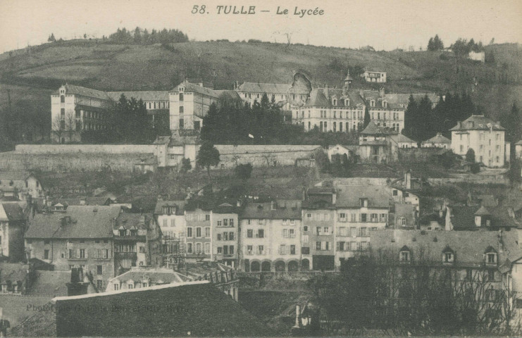 Tulle : "58. Tulle - Le Lycée". On aperçoit l'ancien collège sis sur le quai de la République.