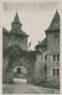 Corrèze : "Corrèze (Corrèze) - Porte de la ville et l'église".