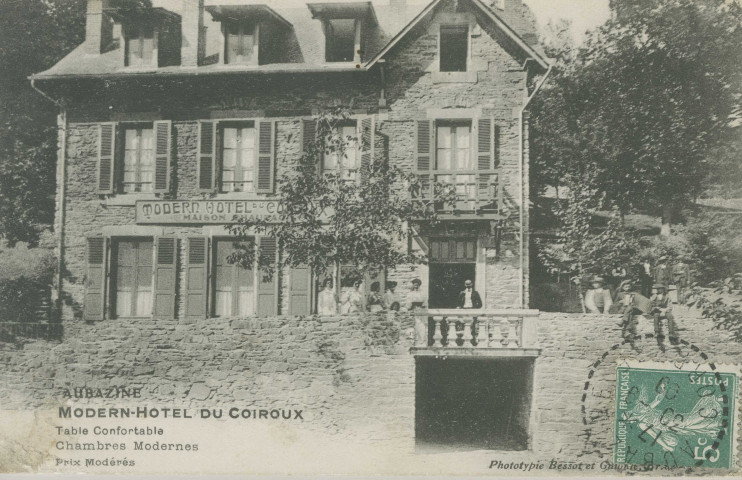 Aubazine : "Aubazine - Modern-Hotel du Coiroux - table confortable, chambres modernes, prix modérés".