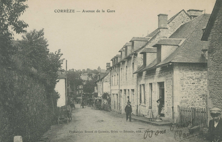 Corrèze : "Corrèze - Avenue de la gare".