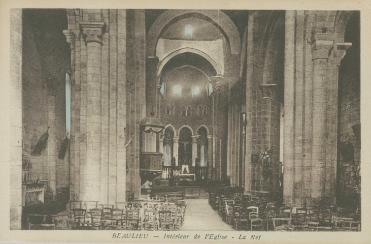 Beaulieu-sur-Dordogne : "Beaulieu - Intérieur de l'église - la nef".
