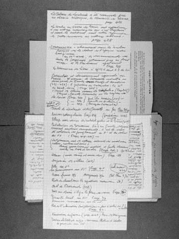 Chronologies des périodes préhistoriques et protohistoriques : tableaux. Notes historiques sur les Grandes invasions. Notes préhistoriques et archéologiques à partir d'ouvrages de référence.