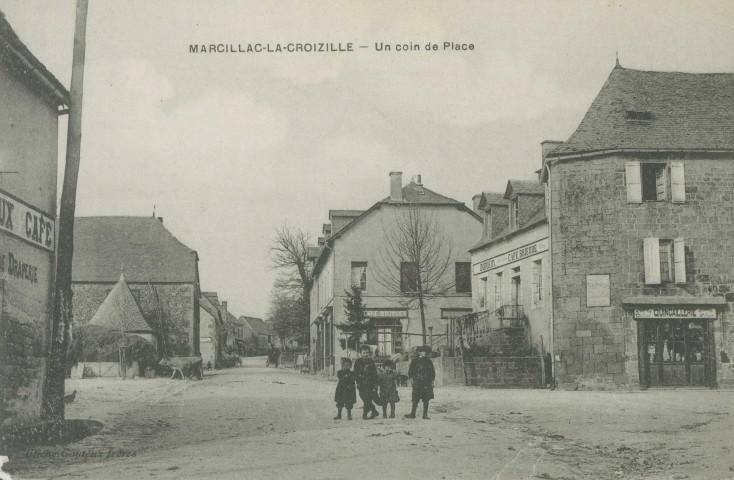 Marcillac-la-Croisille : "Marcillac-la-Croisille - Un coin de place".