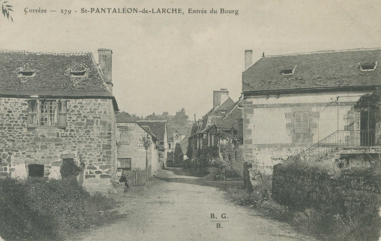 Saint-Pantaléon-de-Larche : "Corrèze - 279 - St-Pantaléon-de-Larche, entrée du bourg".