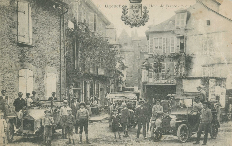 Uzerche : "30 Uzerche - Hôtel de France. T.C.F.".