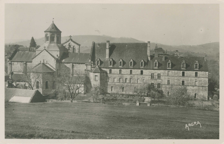 Aubazine : "Obazine (Corrèze) - Eglise et monastère".