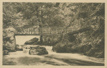 Gimel : "La Corrèze touristique - 7. - Gimel. - Gentil petit pont sur la Montane".