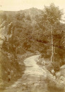 Le calvaire vu de la route de Beynat.
