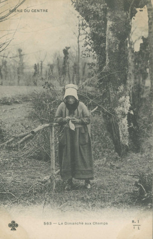 Folklore : "Scène du Centre - 563 - Le dimanche aux champs".