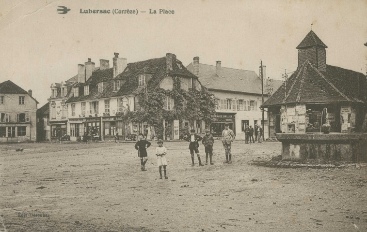 Lubersac : "Lubersac (Corrèze) - La place".