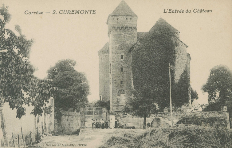 Curemonte : "Corrèze - 2. - Curemonte - L'entrée du château".