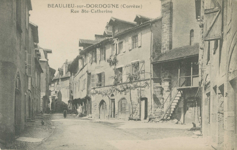 Beaulieu-sur-Dordogne : "Beaulieu-sur-Dordogne (Corrèze) - Rue Ste-Catherine".